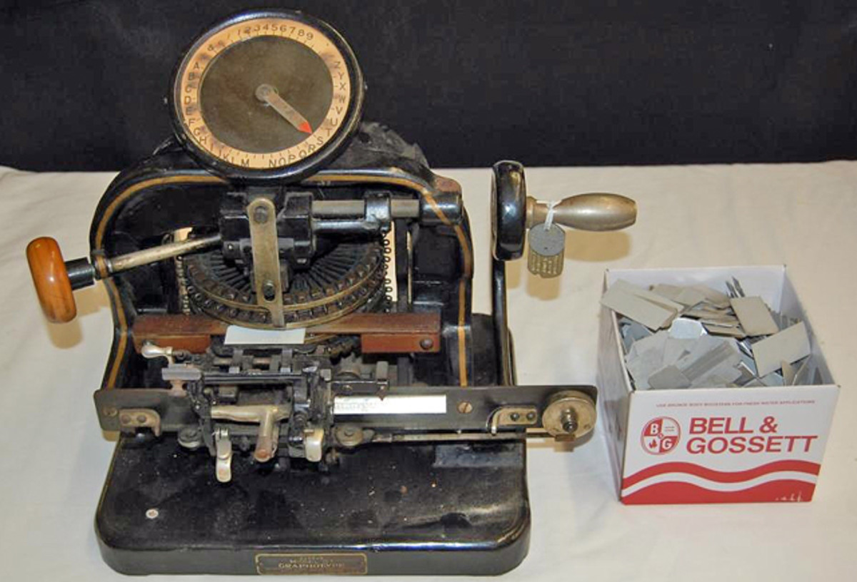 Sold at Auction: U.S. Graphotype Dog Tag Machine