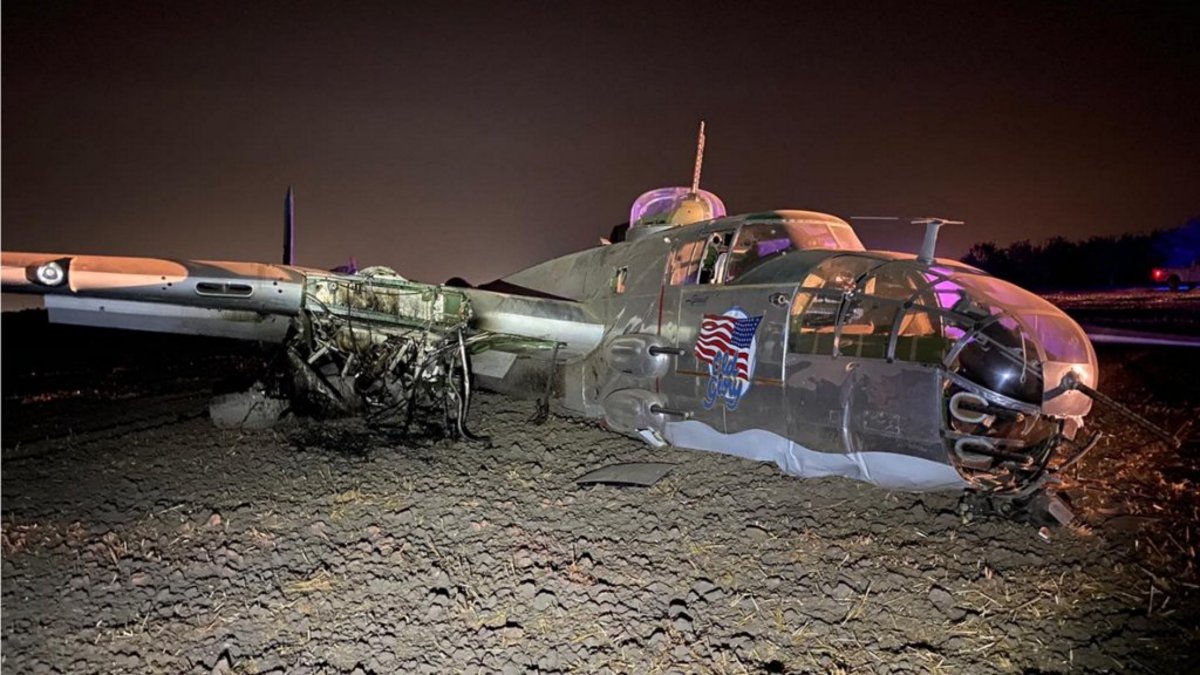 Wwii B 25 Warbird Crashes In California Military Trader Vehicles