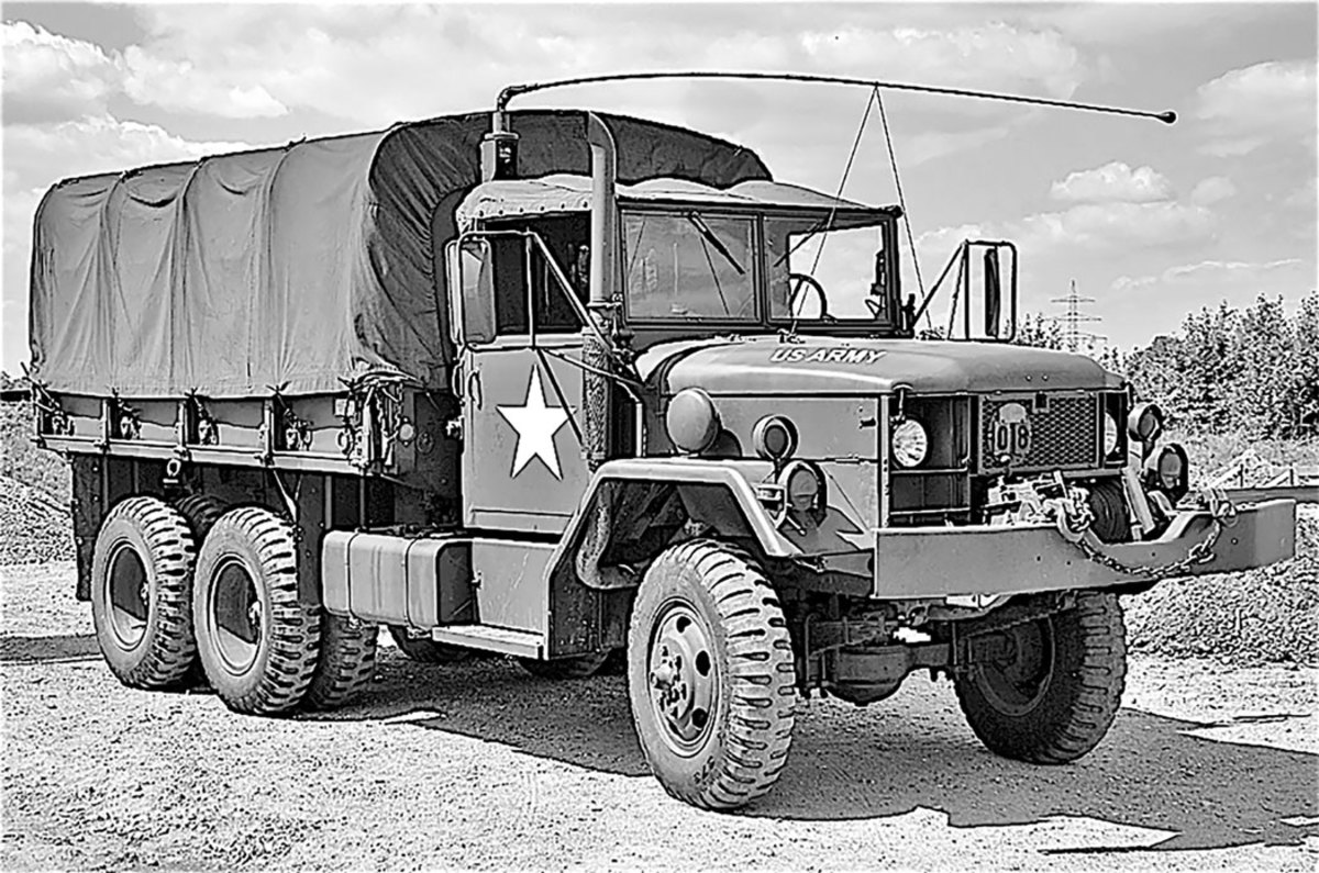 Dubbing a Deuce: The REO M35 - Military TraderVehicles